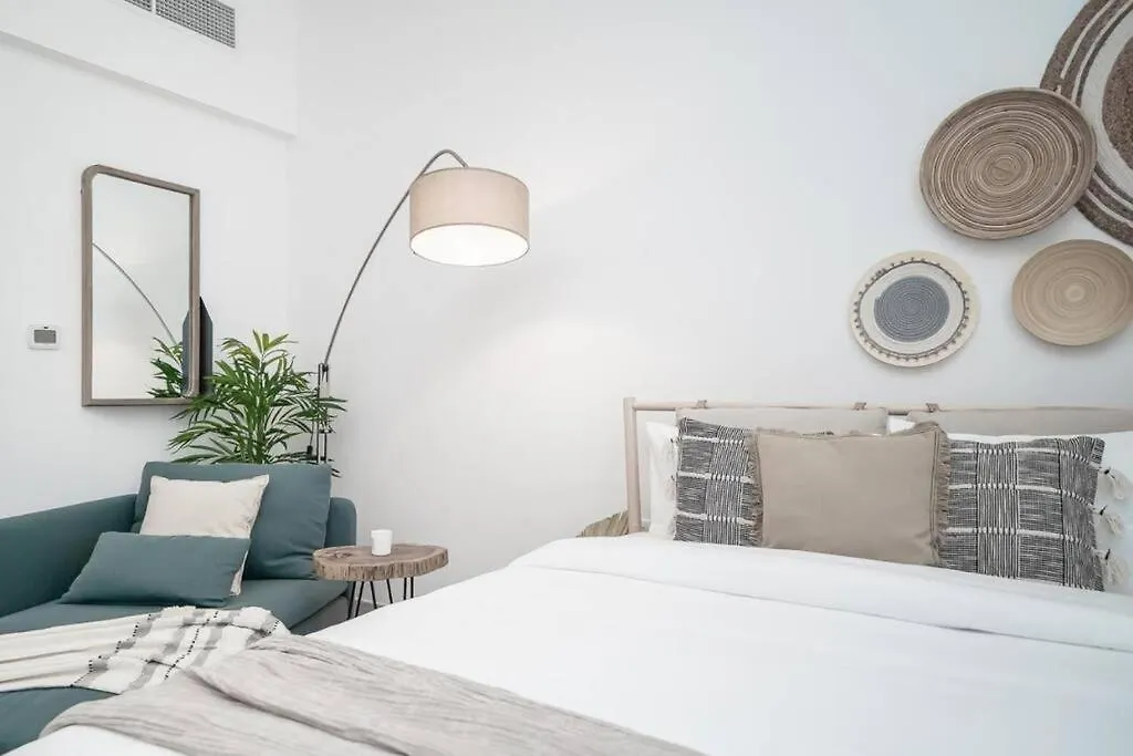 Elegant Studio With Pool And Gym Dubai